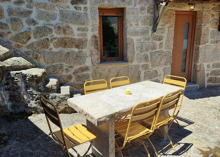 مزرعة للإقامة Casa Dos Cotos. كاسترو لابورايرو